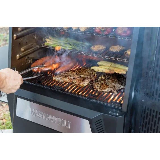 Masterbuilt Gravity Series 560 Digital Charcoal Grill & Smoker Bundle