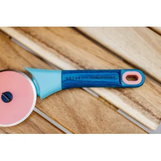 Gozney x Hedley & Bennett Pizza Cutter | ready to slice brilliant pizza