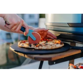 Gozney x Hedley & Bennett Pizza Cutter | ready to slice brilliant pizza