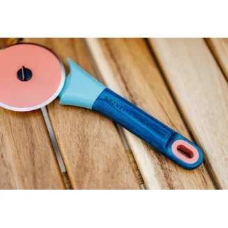 Gozney x Hedley & Bennett Pizza Cutter | ready to slice brilliant pizza